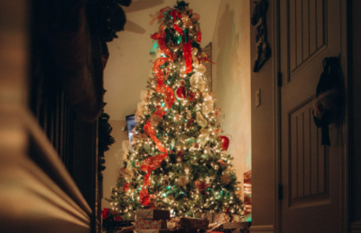 Experience the Magic of the Holidays with Beautiful Prelit Christmas Trees